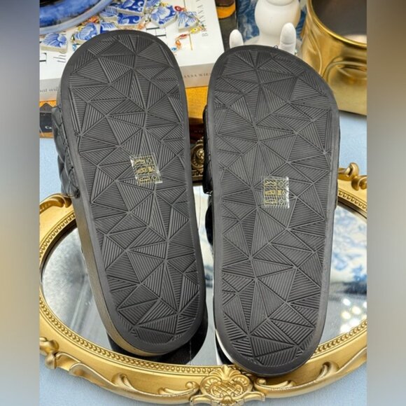 🆕 KURT GEIGER LONDON 🧿 NWOT Meena Eagle Slide, Quilted Black - Sz 38.5 US 8 - Picture 11 of 12